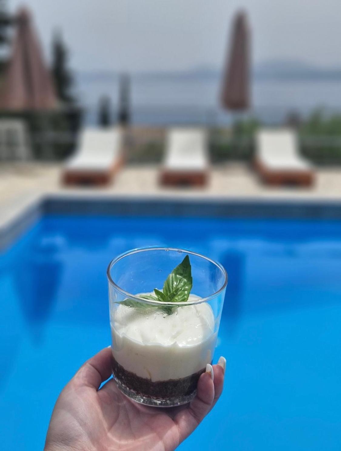 Hotel Odeon B&B Барбати Екстериор снимка