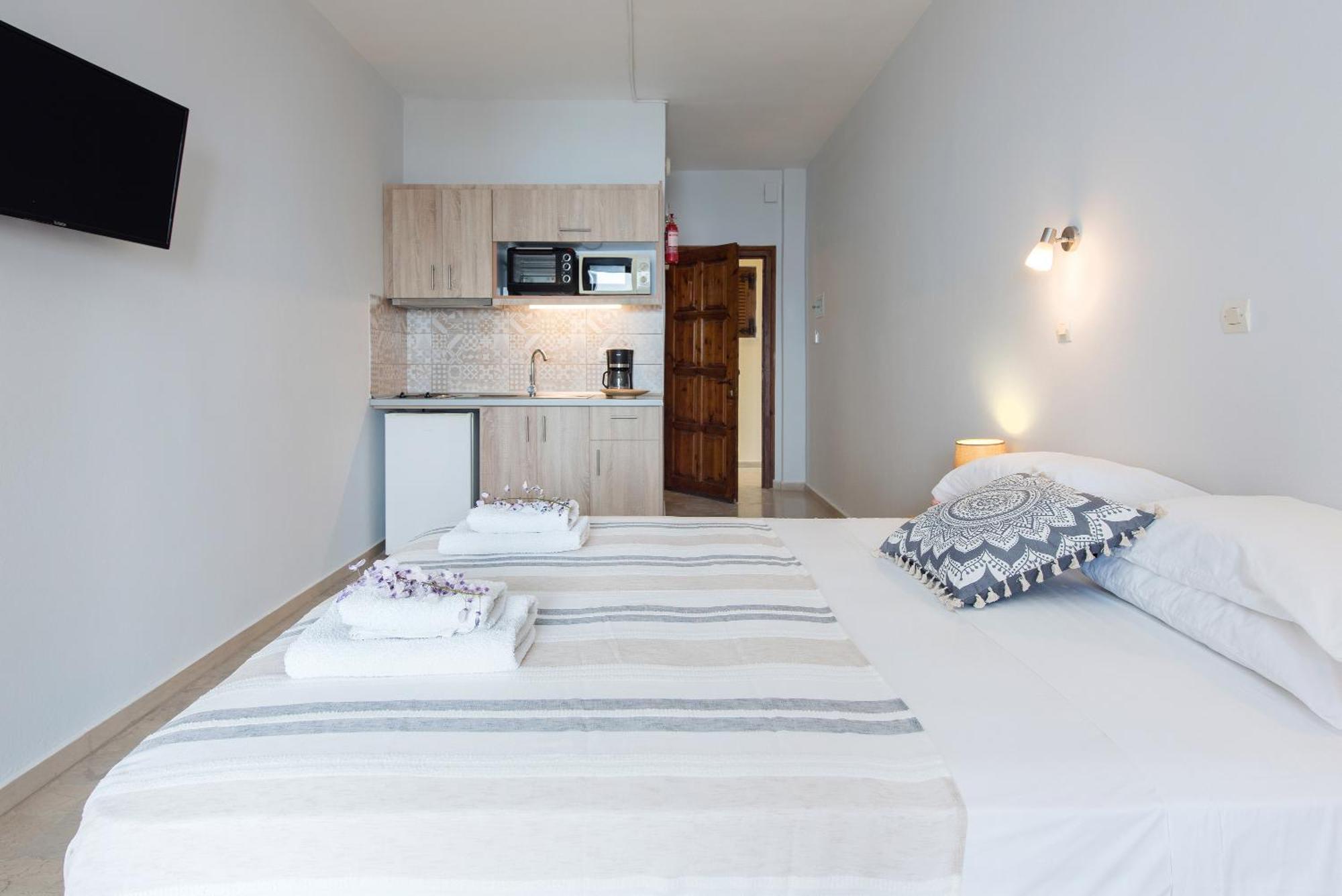 Hotel Odeon B&B Барбати Екстериор снимка
