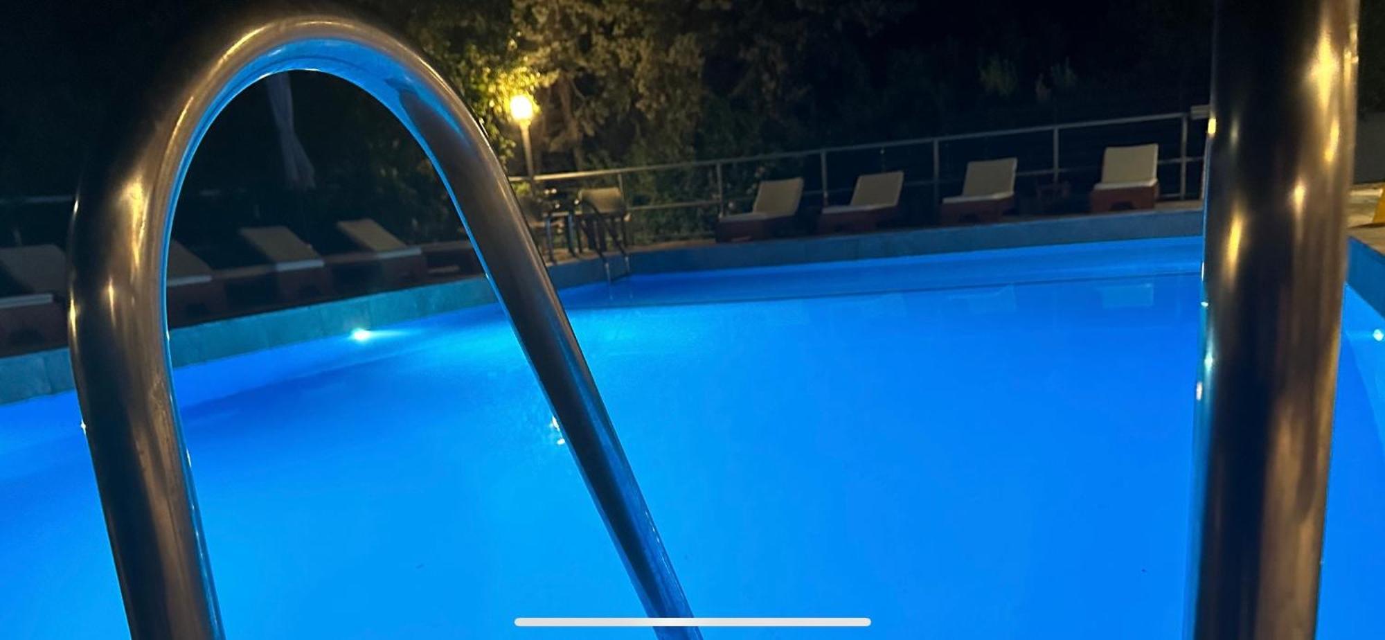 Hotel Odeon B&B Барбати Екстериор снимка
